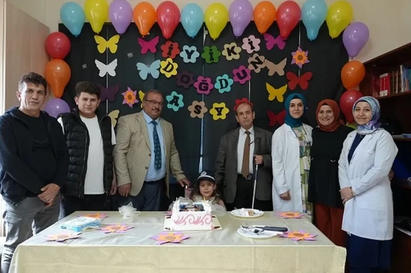 Kayseri Büyükşehir zabıtasından minik Asya’ya unutulmaz doğum günü