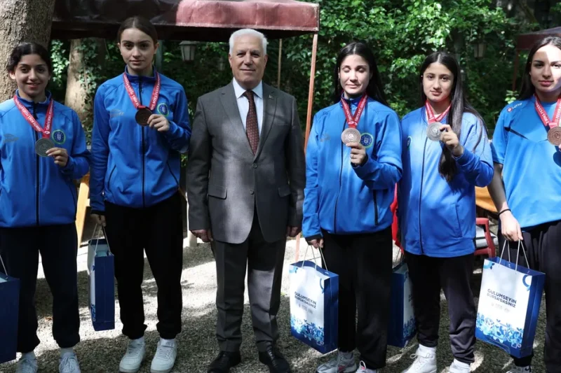 Başkan Bozbey, Bursa’nın gururlarıyla buluştu