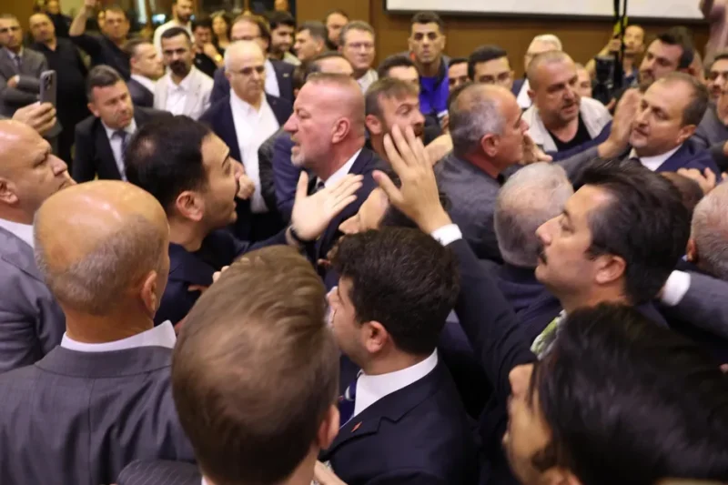 Bursa Büyükşehir Meclisi’nde gerginlik! Başkan Bozbey’den saldırıya kınama!