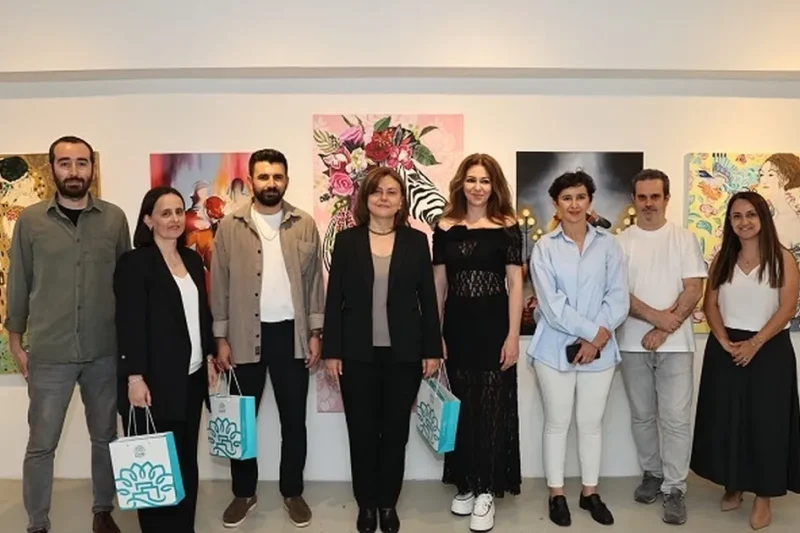 Bursa Nilüfer’de yetişkinlerin sergisi izlenime açıldı