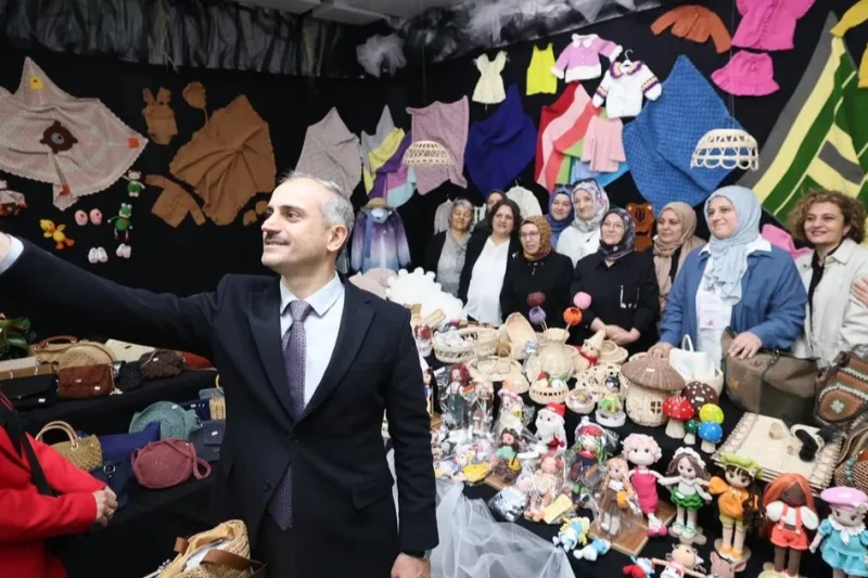 Çayırova’da el emeği, göz nuru eserler görücüye çıktı