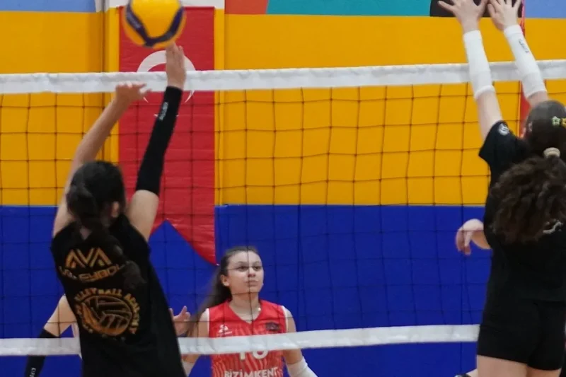 İstanbul Beylikdüzü’nde voleybol turnuvası başladı