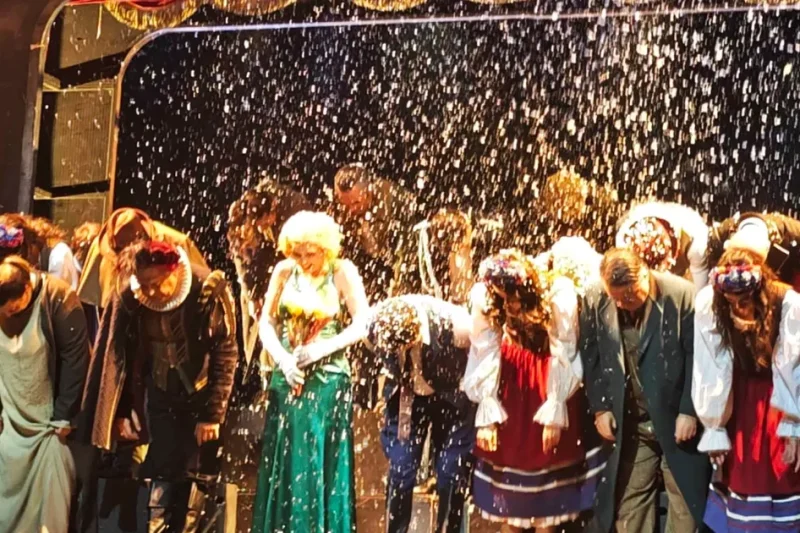 İstanbul’da Kocaeli Şehir Tiyatroları rüzgârı esti