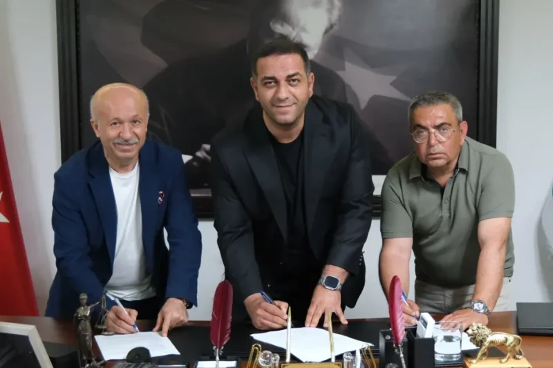 İzmir Narlıdere’de, toplu iş sözleşmesinde imzalar atıldı