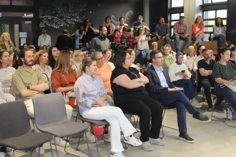 Latife Tekin Bursa Nilüfer’de okurlarıyla buluştu