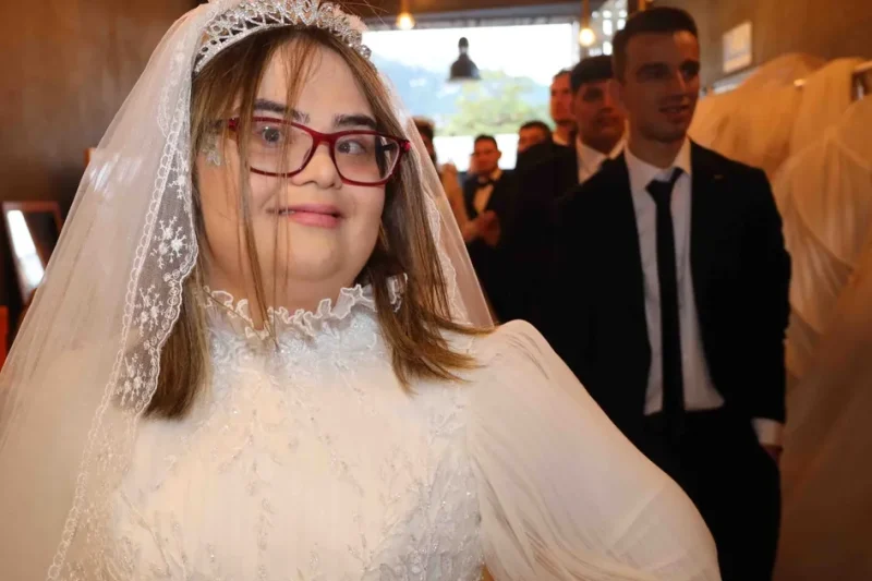 “Sevgiyle Kuşananlar” projesi Kocaeli’de parladı